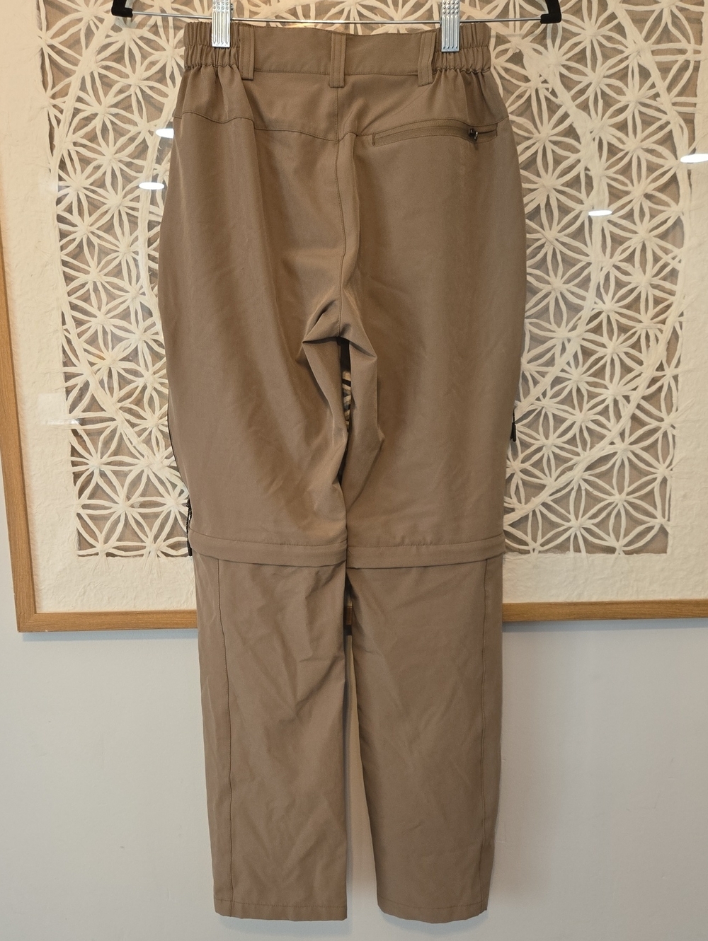 The North Face Kids Small 7/8 Tan Convertible Zip Off Hiking Cargo Pants - Picture 5 of 8